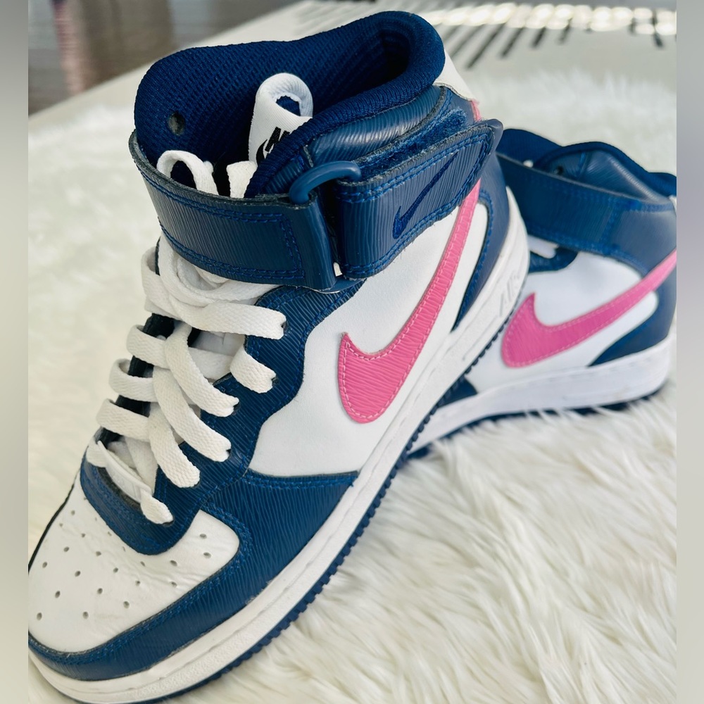 Nike Women’s Shoes, Size 6, Blue, Pink and White, Good Condition